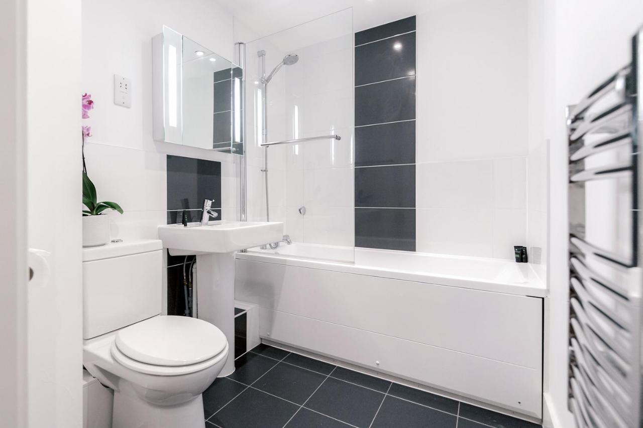 Roomspace Serviced Apartments - Capitol Square Epsom Eksteriør bilde